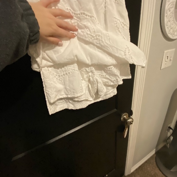 Lilly Pulitzer White Eyelet Romper w/ Bow back - Picture 4 of 5